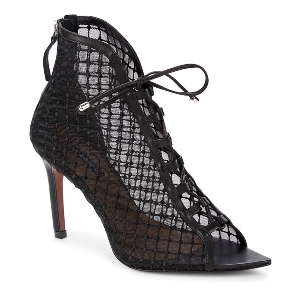 BCBG MAXAZRIA black Elisse heels! NWT. Size 7M/38.